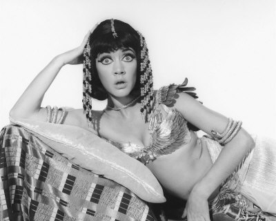 amanda-barrie.jpg