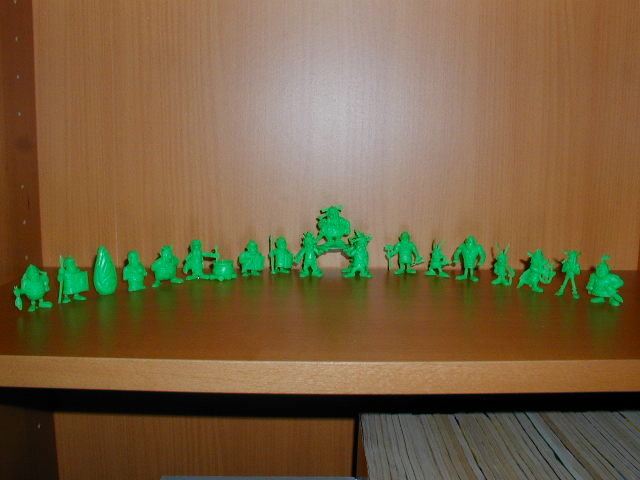 20 Figuren in grün